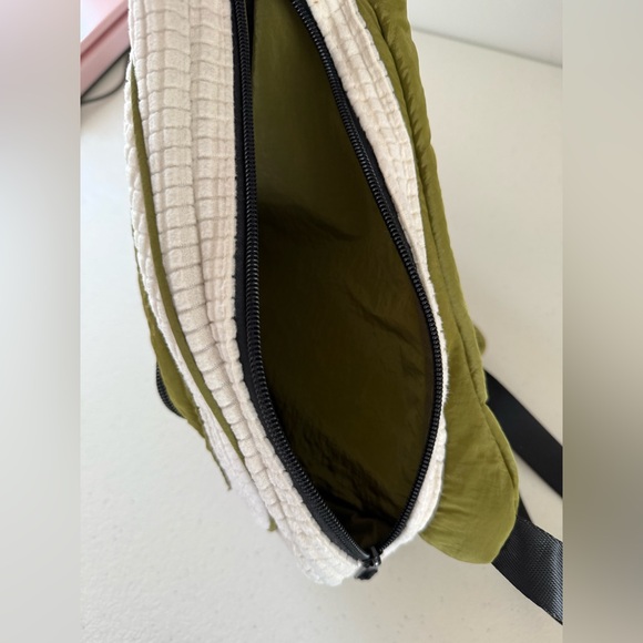 NWT!! Free People Movement Cold Shoulder Sling Bag Olive Green Workout Yoga Gym - Picture 3 of 7